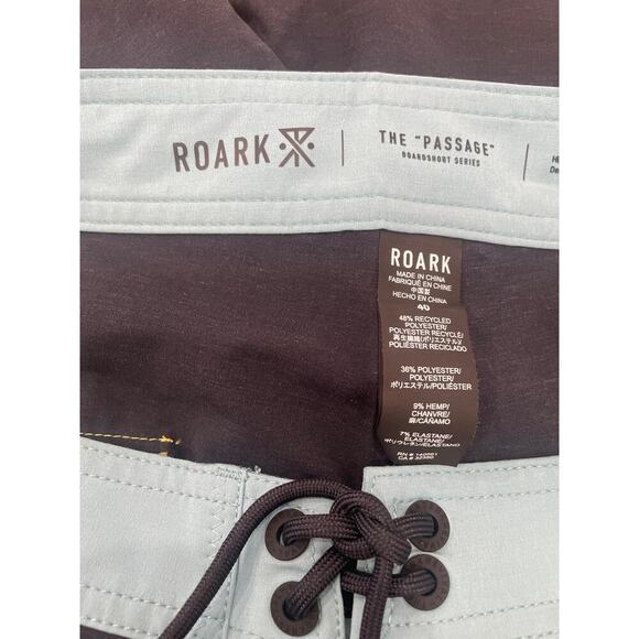 NWT Mens Roark Navy Blue Green Passage 17 Inch Boardshorts Batik Print Size 40 - Picture 4 of 12